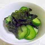 昆布茶で簡単♪きゅうりとわかめの酢の物